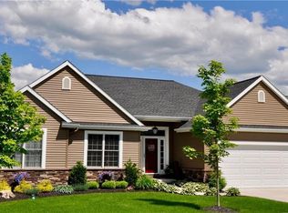 24 Hidden Meadow Xing, Lancaster, NY 14086