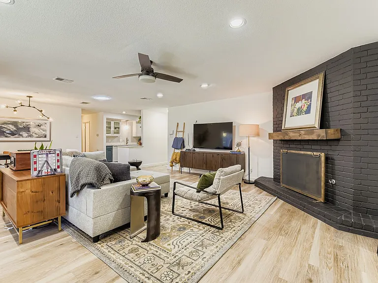 2819 Nordham Dr — Photo 3