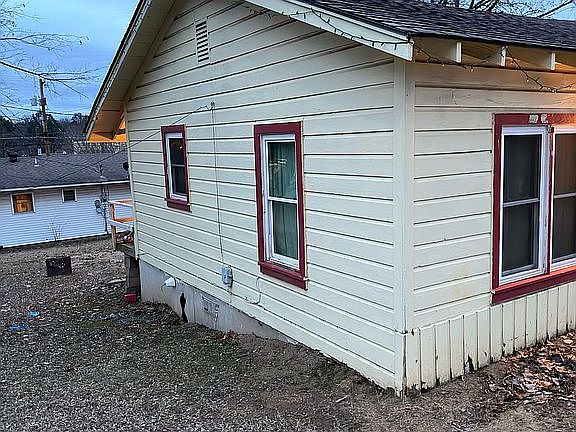 3rd image of 208 E Ada Ave