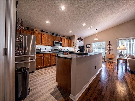 5th image of 248 Delancey Dr