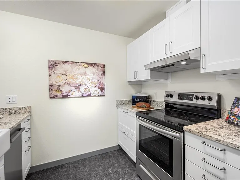 Great kitchen.