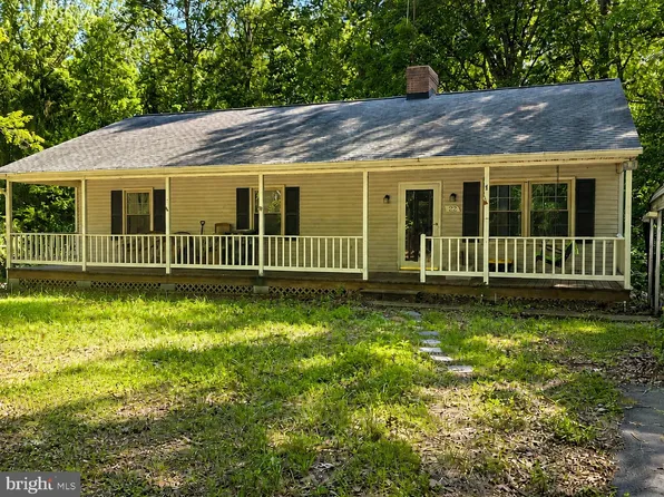 22 Winslow Rd, Fredericksburg, VA 22406