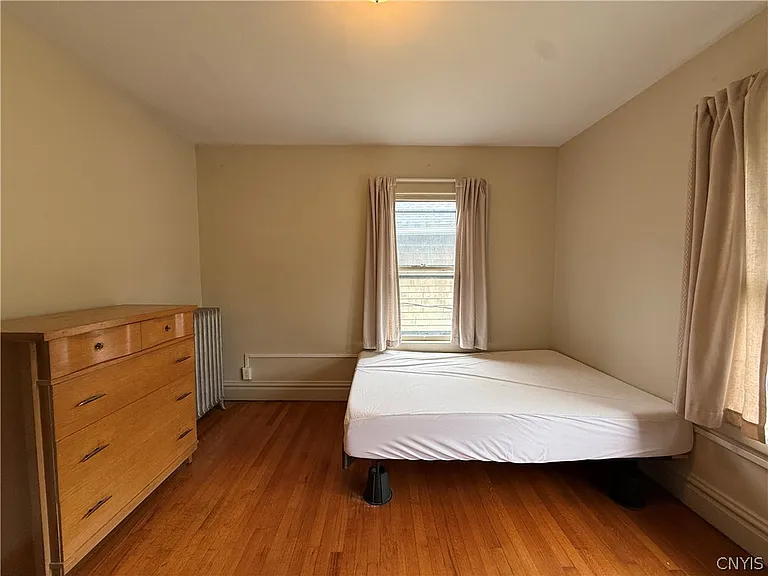 936 Lancaster Ave — Photo 17