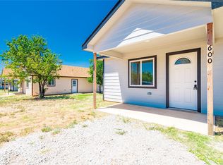 600 Ray St, Bowie, TX 76230