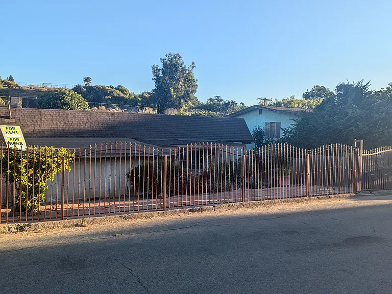 1903 Ensenada St — Photo 14
