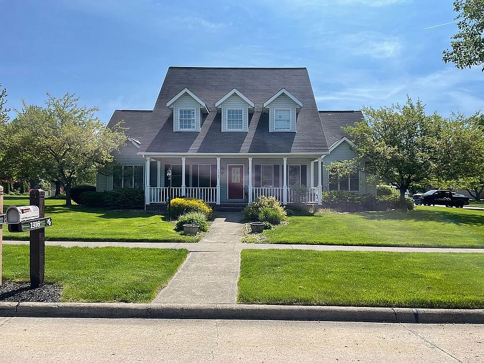 1st image of 1927 Canterbury Ln