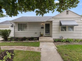 2106 Lawndale Ave, Rockford, IL 61103