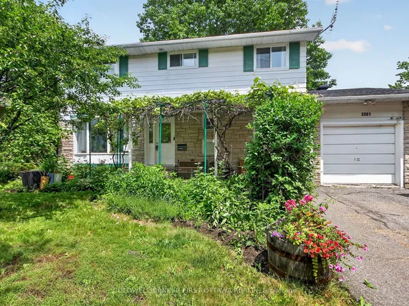 2061 Balharrie Ave, Ottawa, ON K1G 1G2