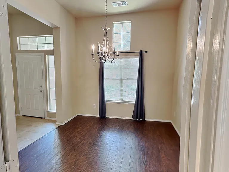 10649 Vista Heights Blvd — Photo 9