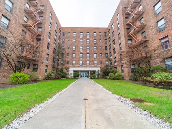 226-26 Union Turnpike #2D, Oakland Gardens, NY 11364