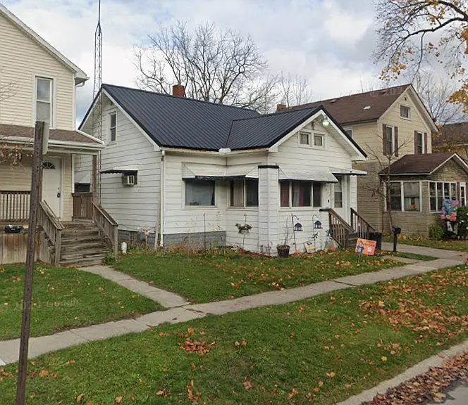937 Howard St — Photo 1
