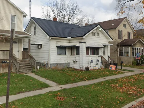 937 Howard St, Port Huron, MI 48060