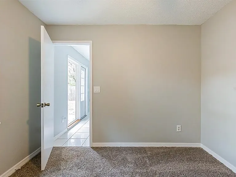1841 Beachway Ln — Photo 7