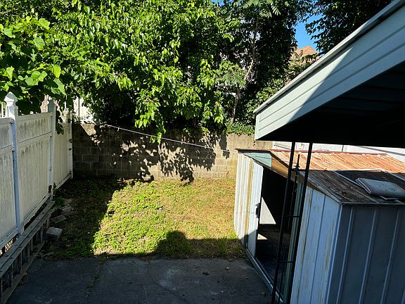5th image of 10816 175th St Floor 1