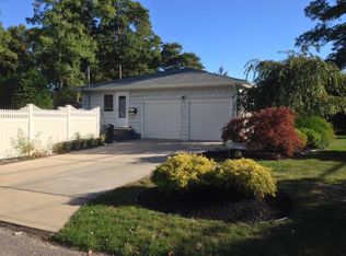 1377 Manor Ln, Bay Shore, NY 11706