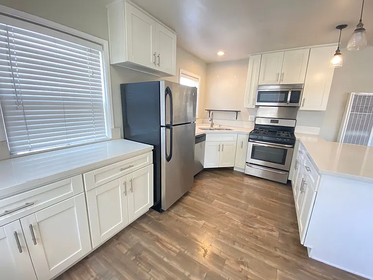 Upstairs Corner Apartment Home! Great North Park Location! Assigned Off Street Parking — Photo 10