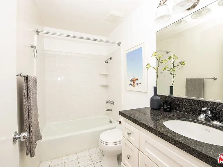 608 Idaho Ave #6 — Photo 13