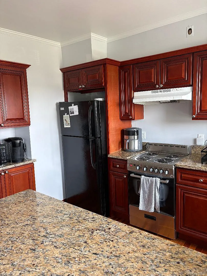 2 bed, 1.0 bath, 1576 sqft, $3,350 — Photo 3