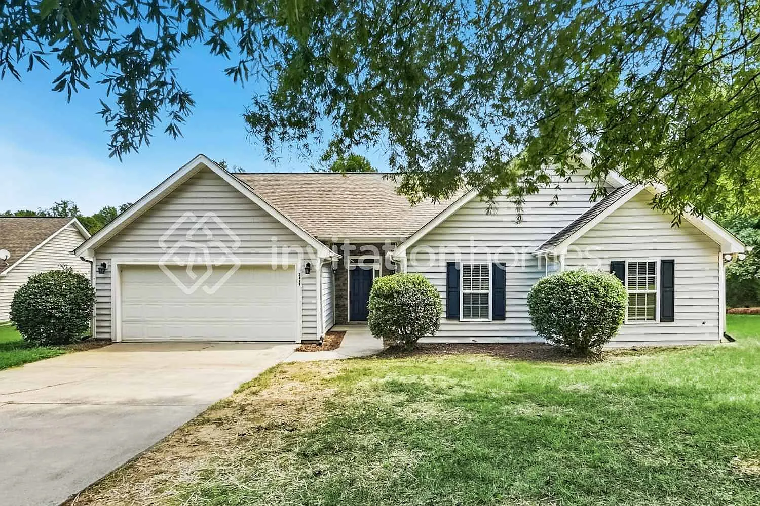2420 Laura Dr Charlotte, NC 28212 — Photo 1