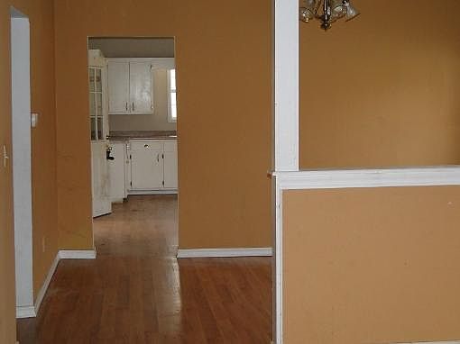 2nd image of 506 Wilson St