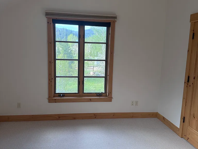389 Revett Dr — Photo 8