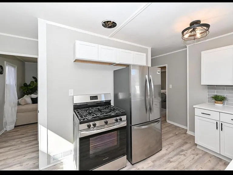 236 N 61st St — Photo 5