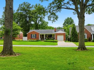 9368 Parkside Dr, Saint Louis, MO 63144