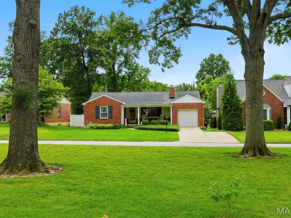 9368 Parkside Dr, Saint Louis, MO 63144