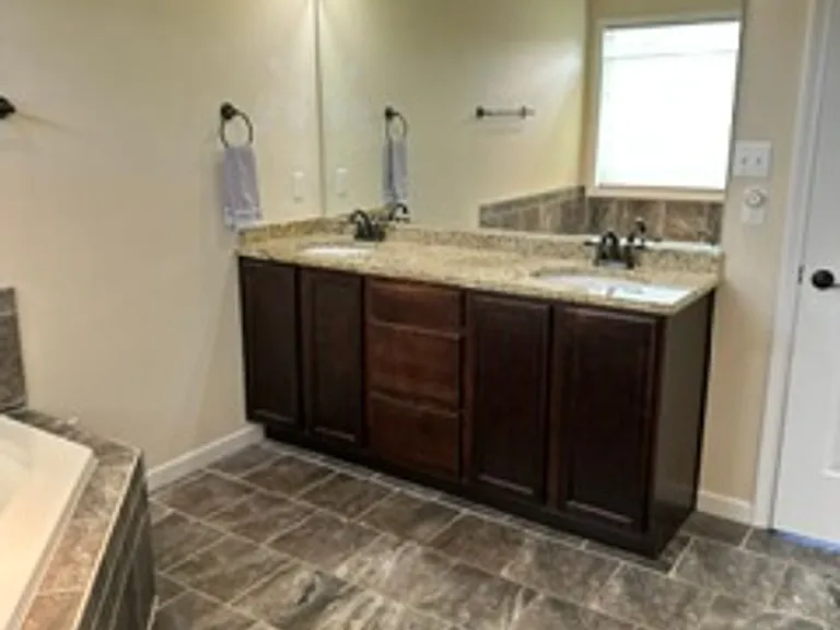 815 Westridge Cir — Photo 31