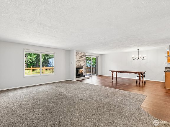 5th image of 700 NE 132nd Avenue