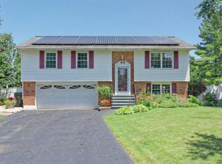 6 Pike Creek Dr, Cohoes, NY 12047