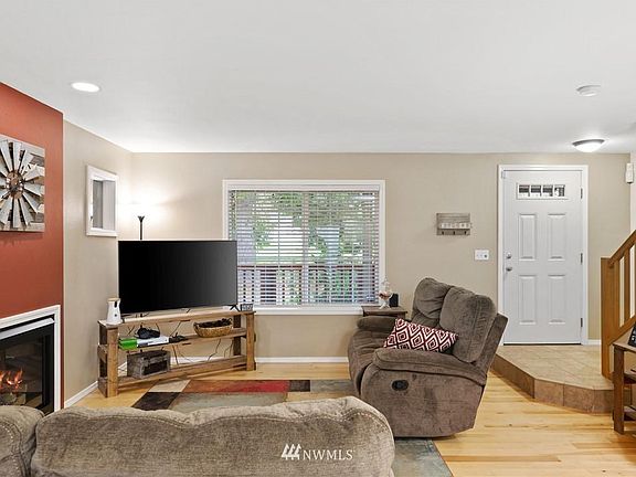 2nd image of 2346 Sidney Ave