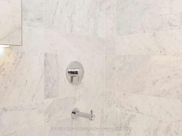 17 Bathurst St #4007 — Photo 7