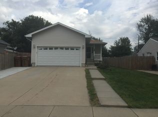 916 Hartley St, Lincoln, NE 68521