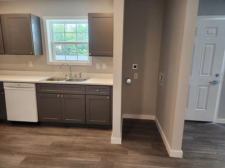 STACKABLE WASHER DRYER SPACE