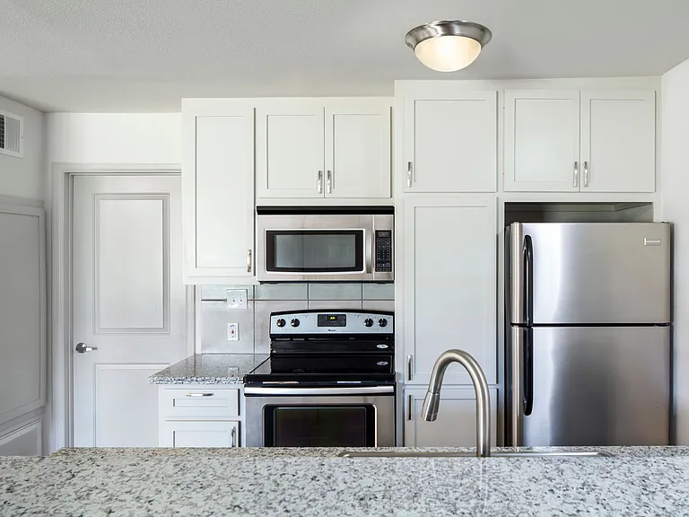 BlueBird Apartments — Photo 20