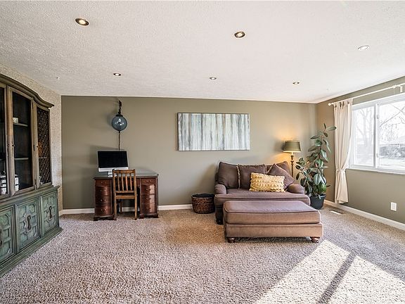 4th image of 1002 Bevan Ct