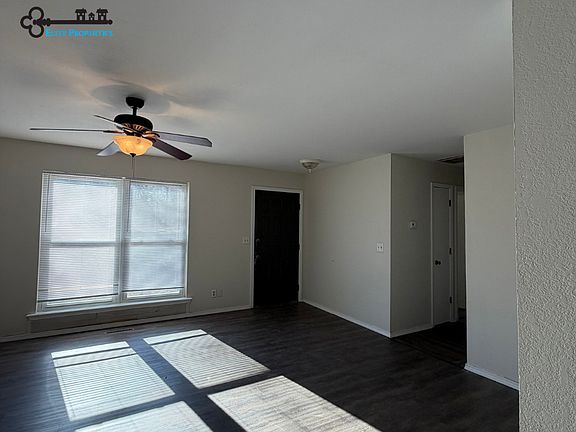 4th image of 901 & 903 Kirkwood Dr #901