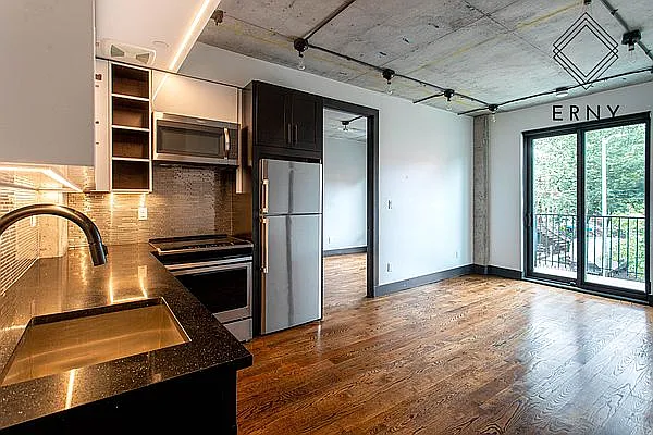 Rented by ERNY LLC | media 24