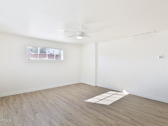 4th image of 2830 E PINCHOT Avenue