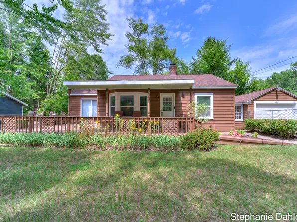 3646 E Laketon Ave, Muskegon, MI 49442