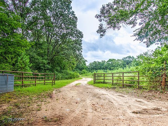 2nd image of 410 County Road 233