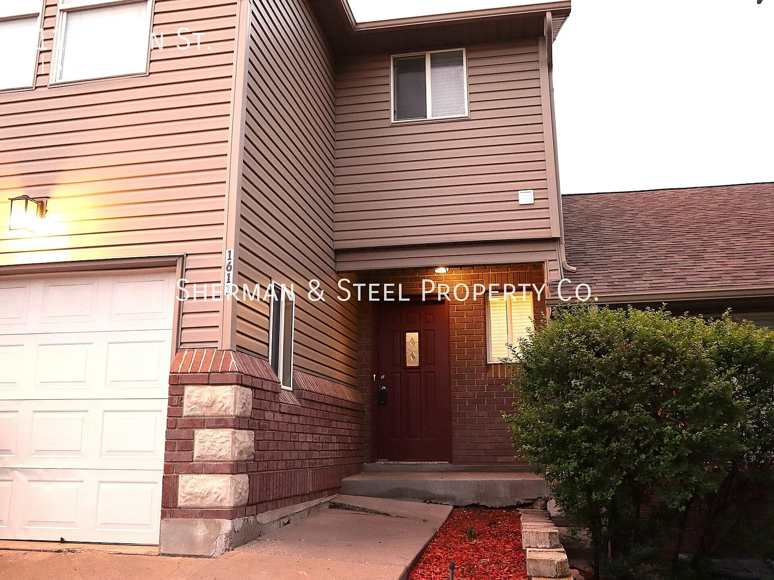 Comfortable & Accessible Living In Bountiful!! 1611 S Main Street, Bountiful, UT 84010 — Photo 1