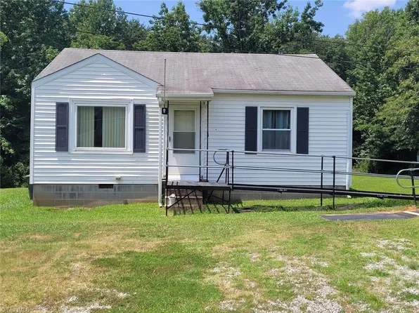 613 Friendway Rd, Greensboro, NC 27410