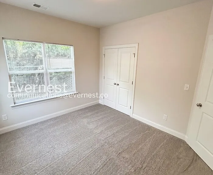 106 Elwood St — Photo 11