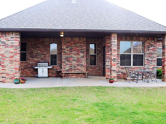5th image of 804 Tall Grass Dr