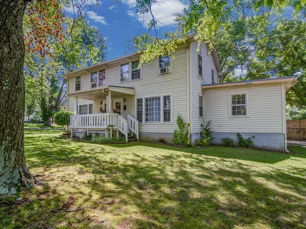1401 8th St, Old Hickory, TN 37138