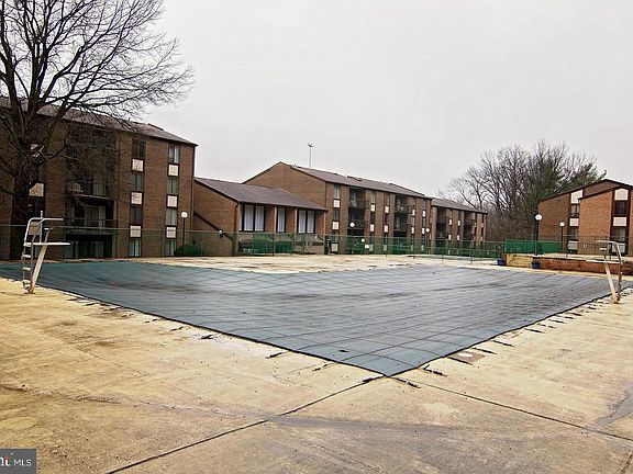 3rd image of 3113 Buccaneer Ct APT 2