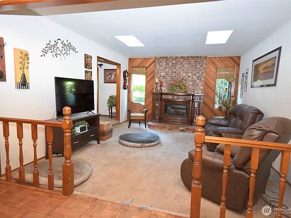 4th image of 152 Charles Way