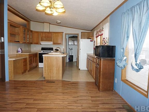 4th image of 1748 Woodridge Cres